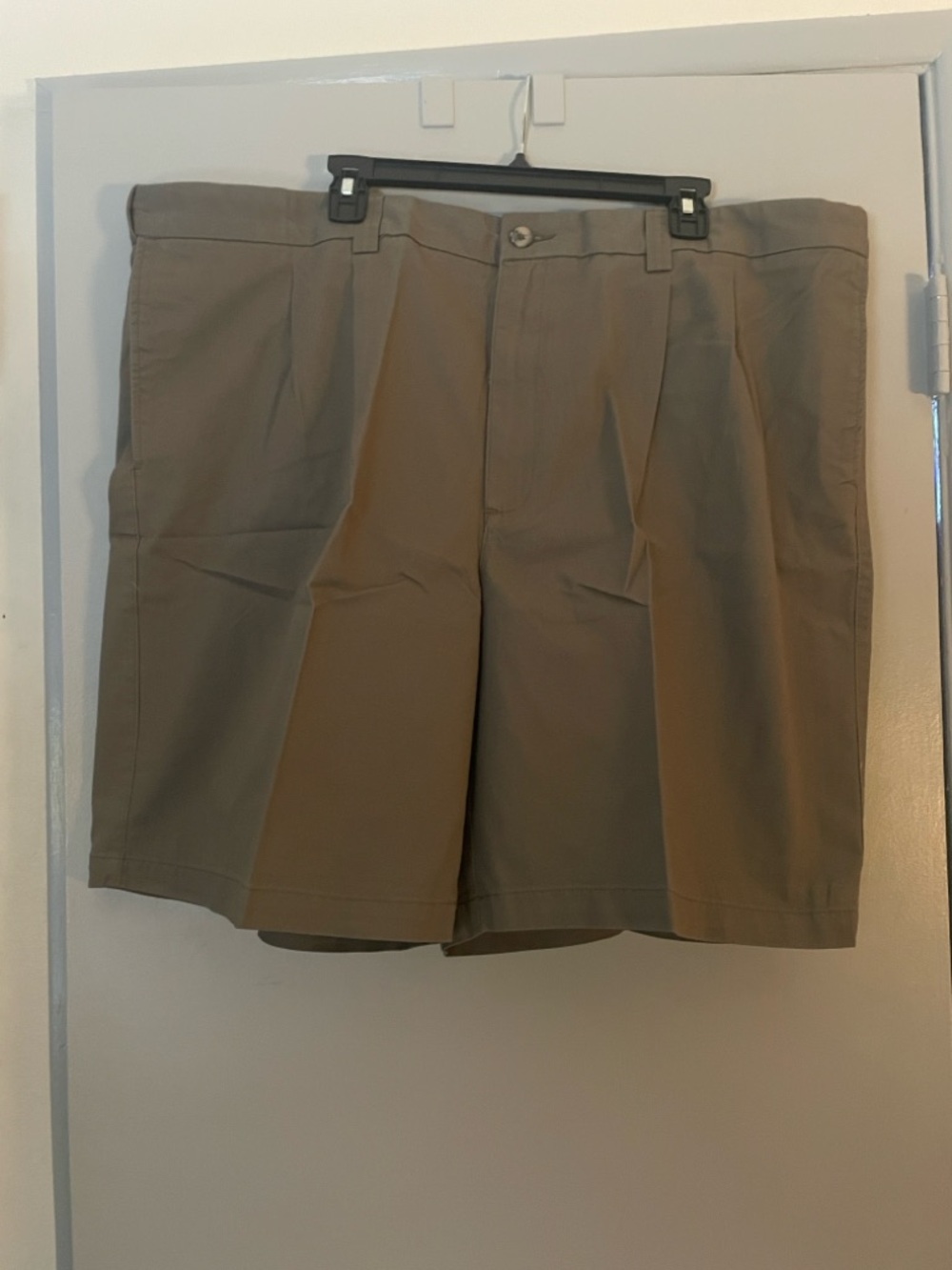 Harbor Bay Khaki Pleated Men's Shorts